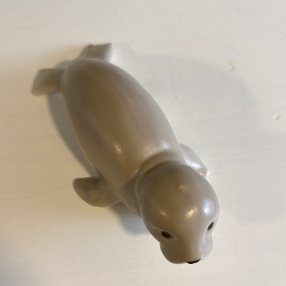 Baby Seal Ceramic Figurine Decor Statue - Picture 8 of 8